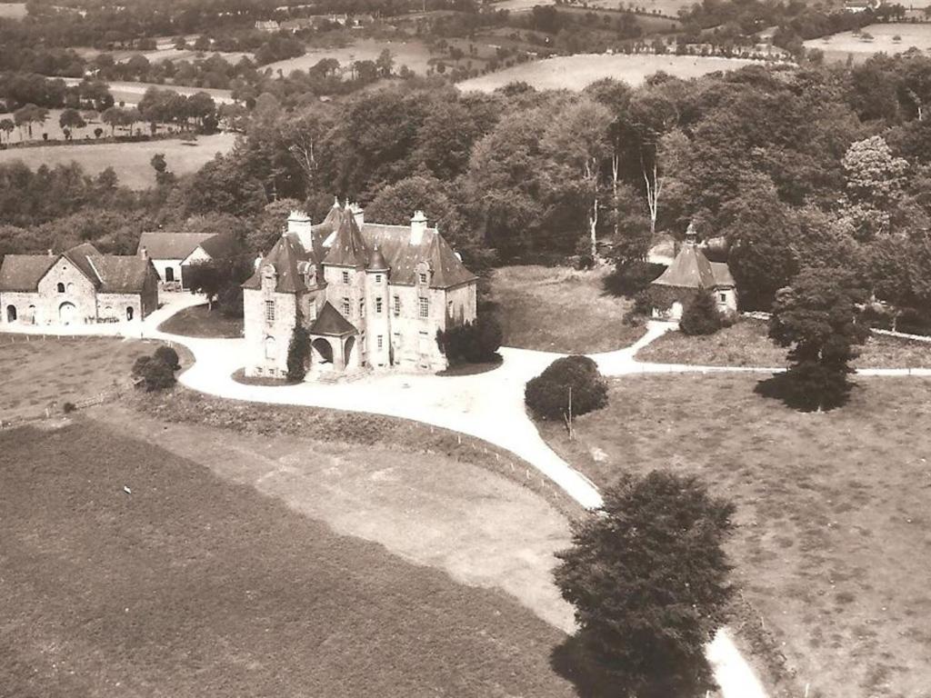 Chateau De Montbrault Fleurigné Exteriör bild