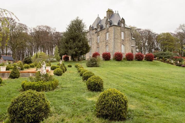 Chateau De Montbrault Fleurigné Exteriör bild