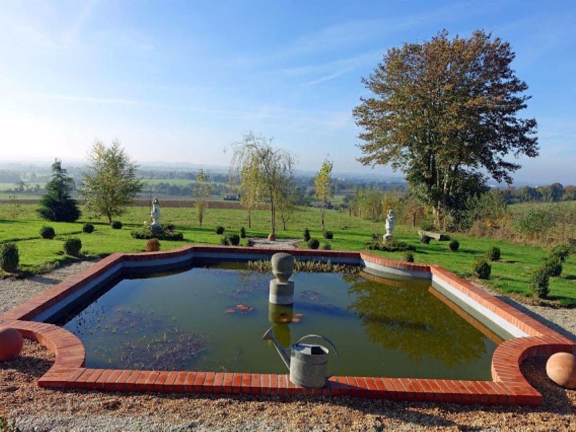Chateau De Montbrault Fleurigné Exteriör bild
