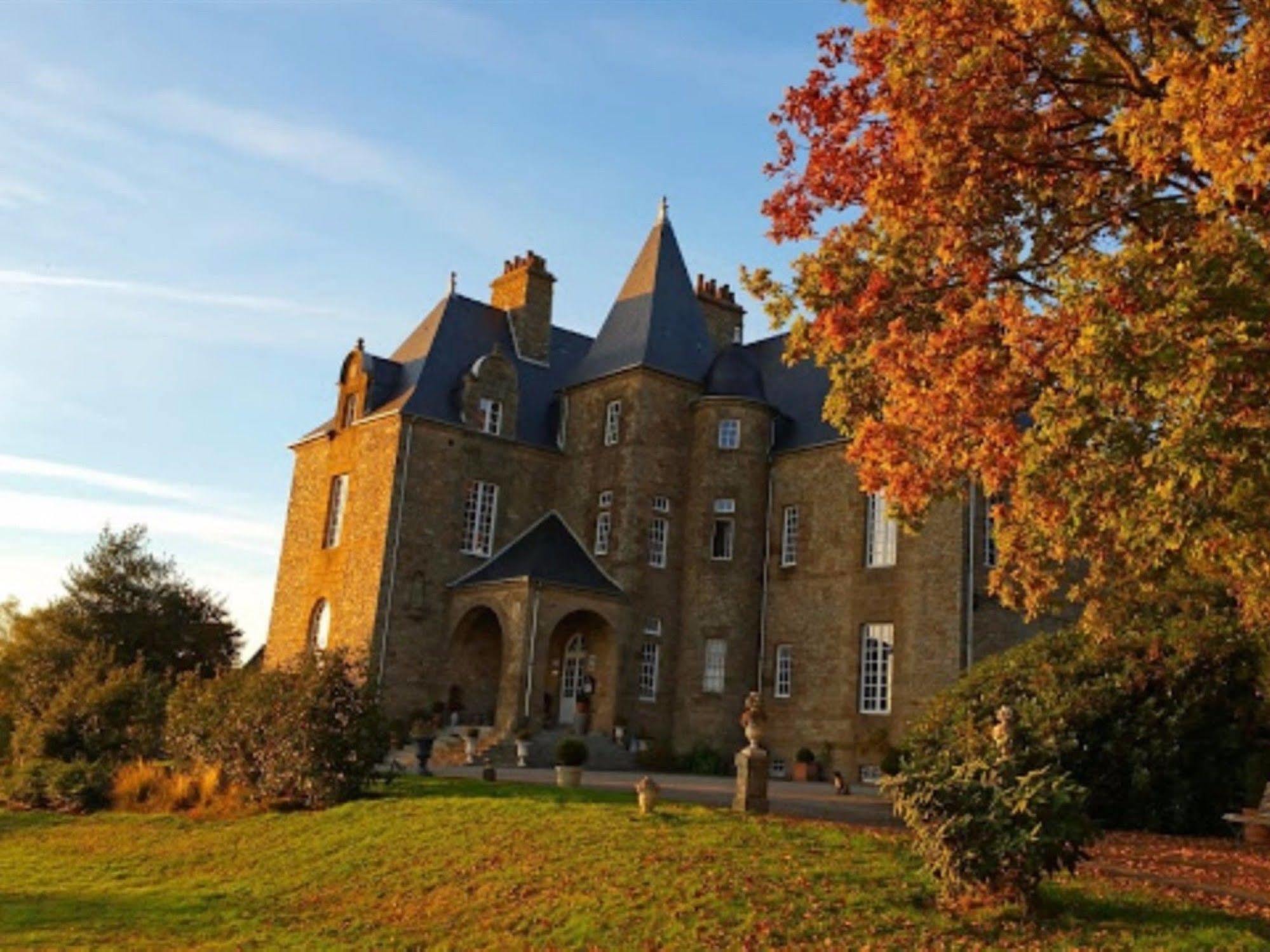 Chateau De Montbrault Fleurigné Exteriör bild