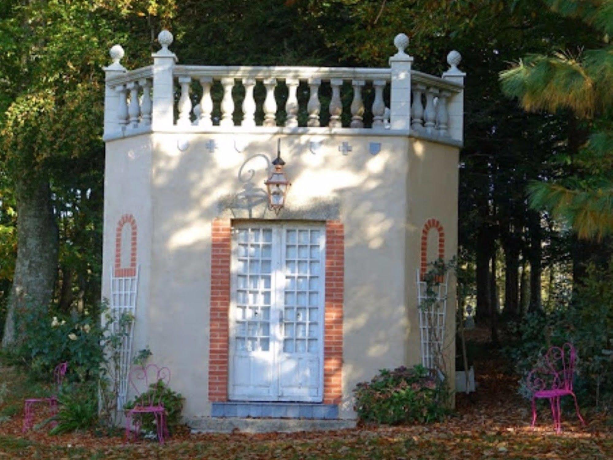Chateau De Montbrault Fleurigné Exteriör bild
